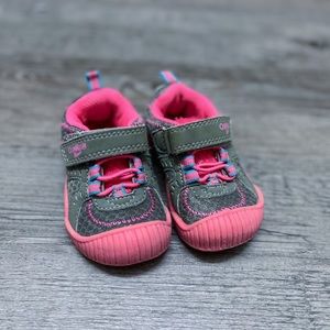 Osh kosh size 6 shoes girls